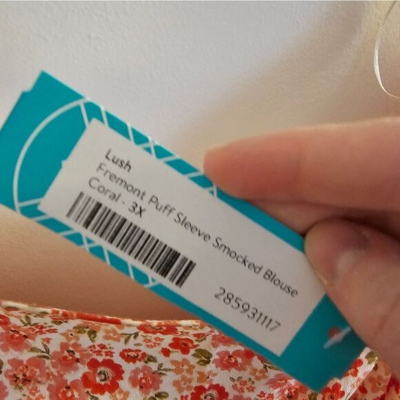 Lush brand flowered top size 3x from stitch fix - Picture 3 of 4